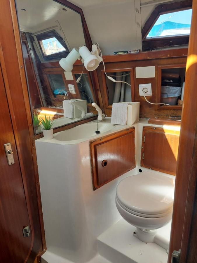 Lisbon Cosy Boat Ξενοδοχείο Εξωτερικό φωτογραφία