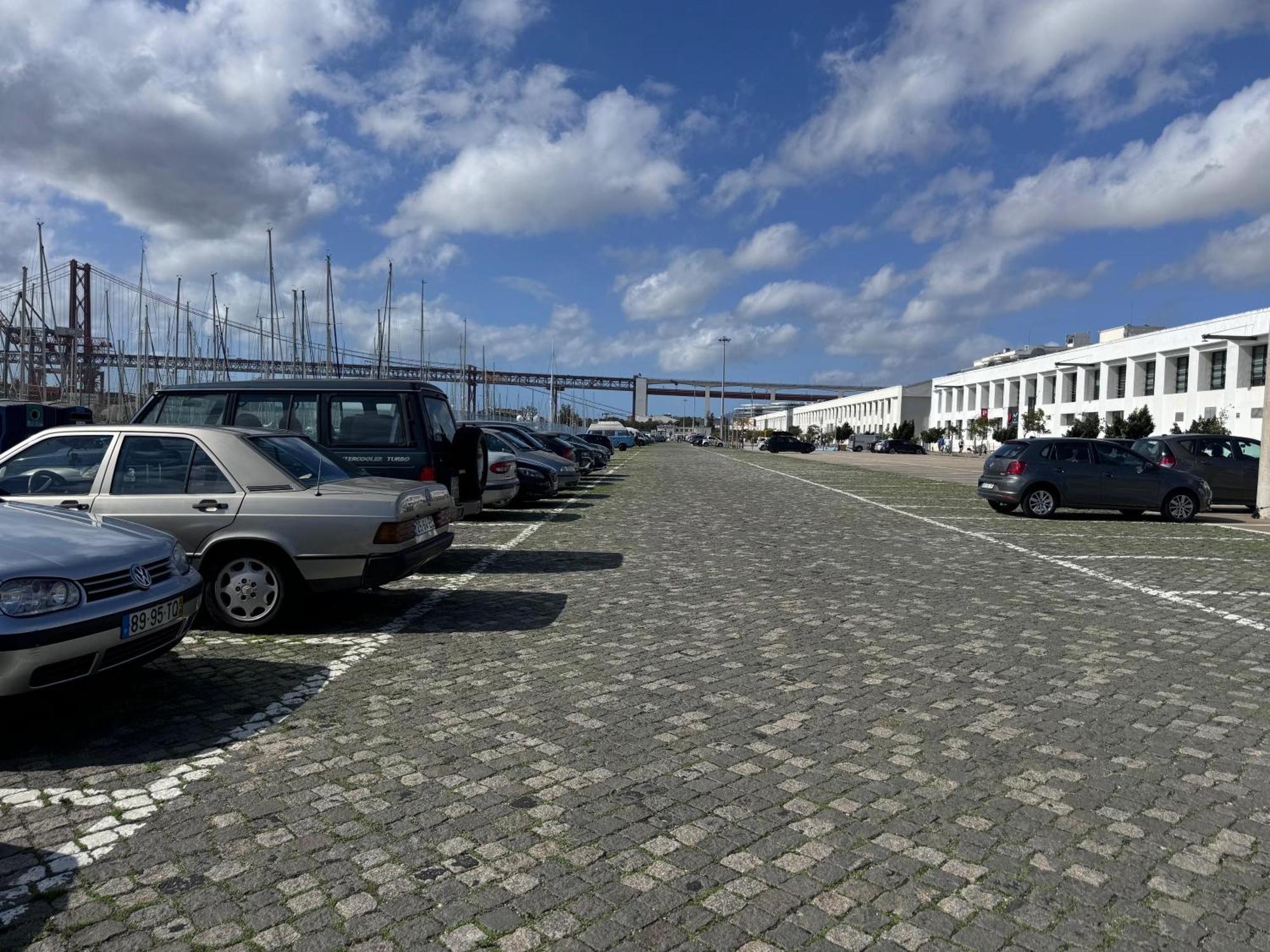 Lisbon Cosy Boat Ξενοδοχείο Εξωτερικό φωτογραφία